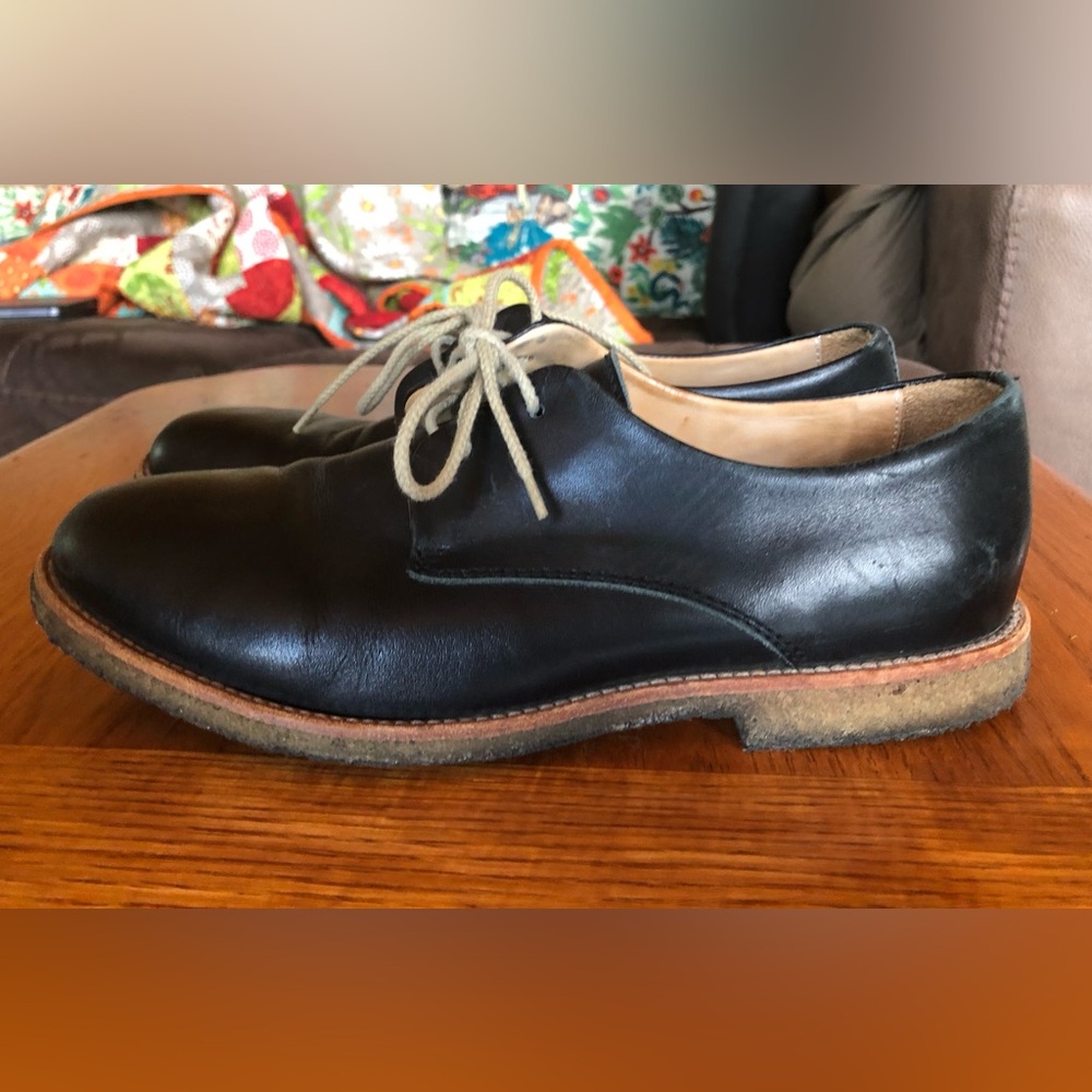 Classic Black Leather women’s shoes. Made in Italy.